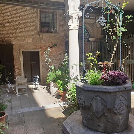 Al Mezzanino, Palazzo Torniello Leilighet Venezia Eksteriør bilde